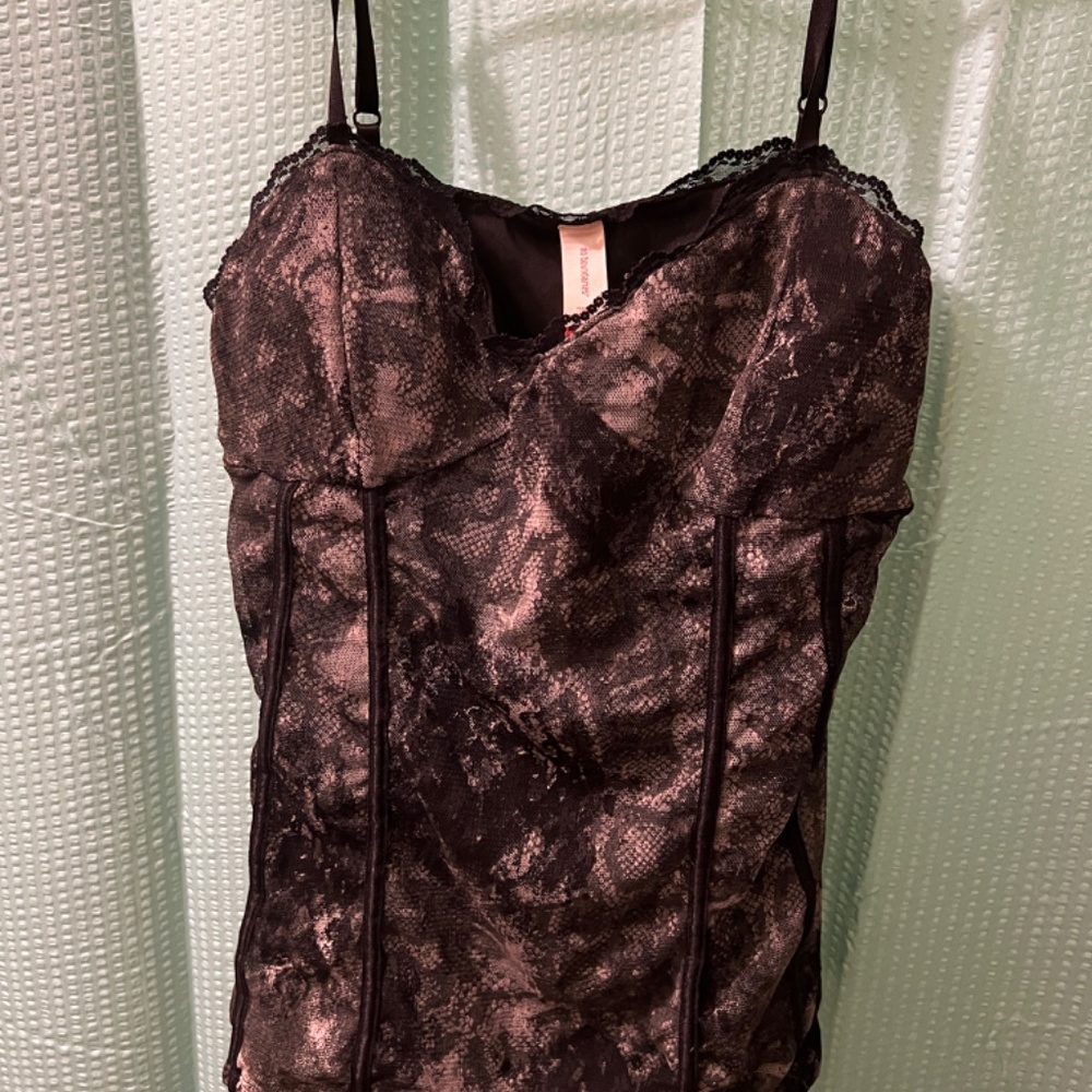 Snakeskin tank top corset strap